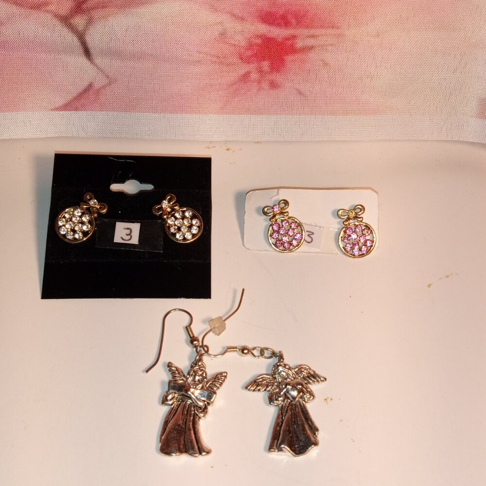 GORGEOUS CHRISTMAS COLORFUL PIERCED EARRING SETS, LOT OF 3 SETS